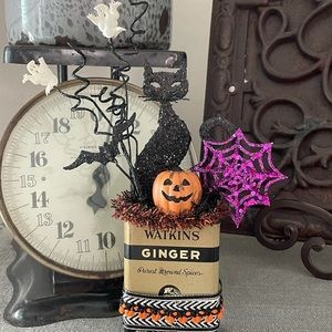 Halloween Decoration Handmade: Antique Eatkins Spice Can & vintage trinkets